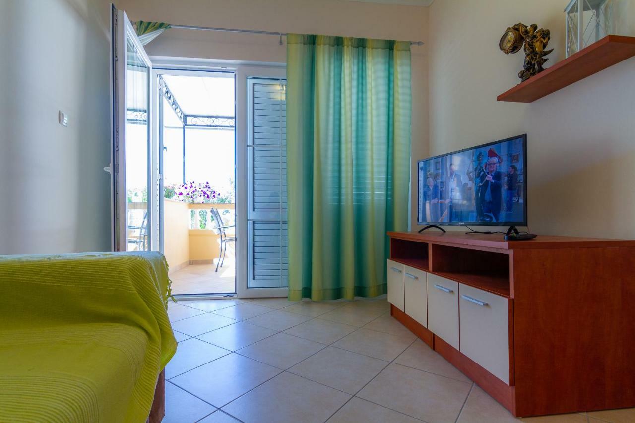 Apartman Haus Maja Banjol Exterior photo